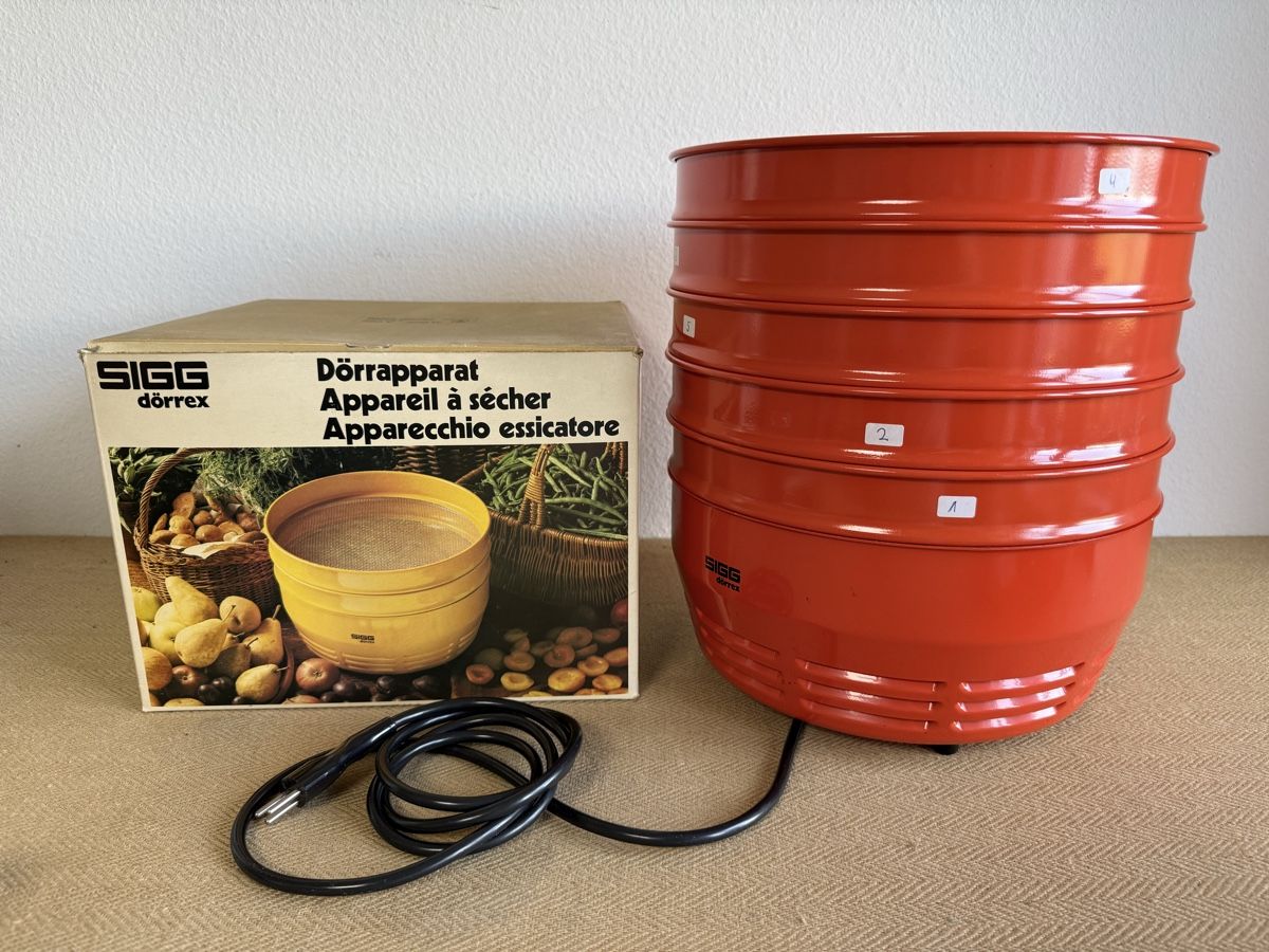 Sigg Appareils de cuisine: Vintage SIGG DÖRREX Dörrautomat mit 5 Gittern NEUWERTIG  – D'occasion à Konolfingen par petzipetz