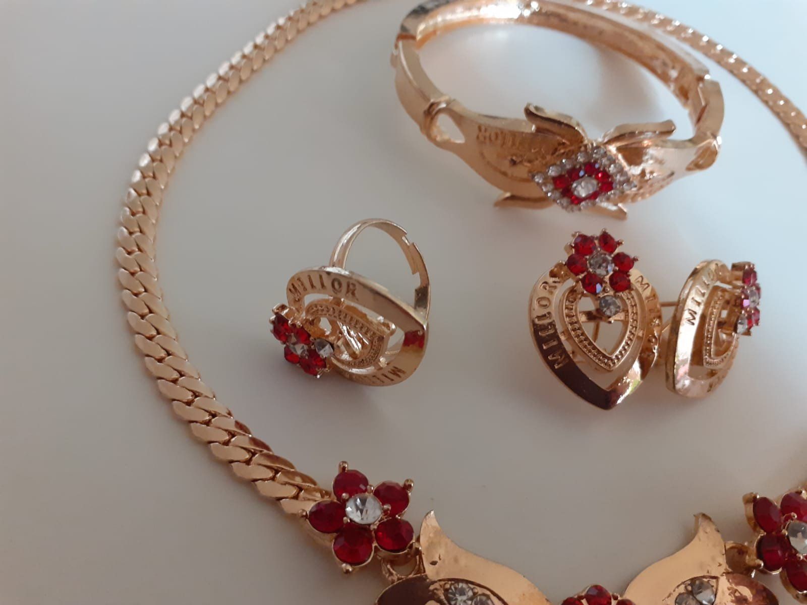 Altri gioielli: 3 teiliges Modeschmuck Set – Nuovo e nell'imballaggio originale da Stansstad venduto da kam_5wgj 6