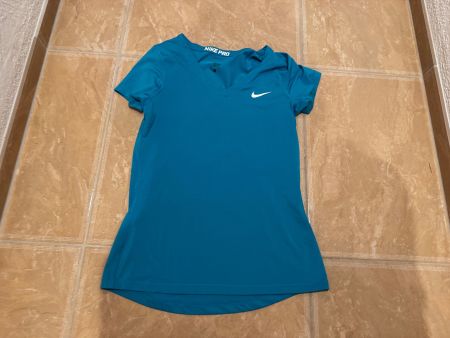 Nike schönes Sportshirt, L