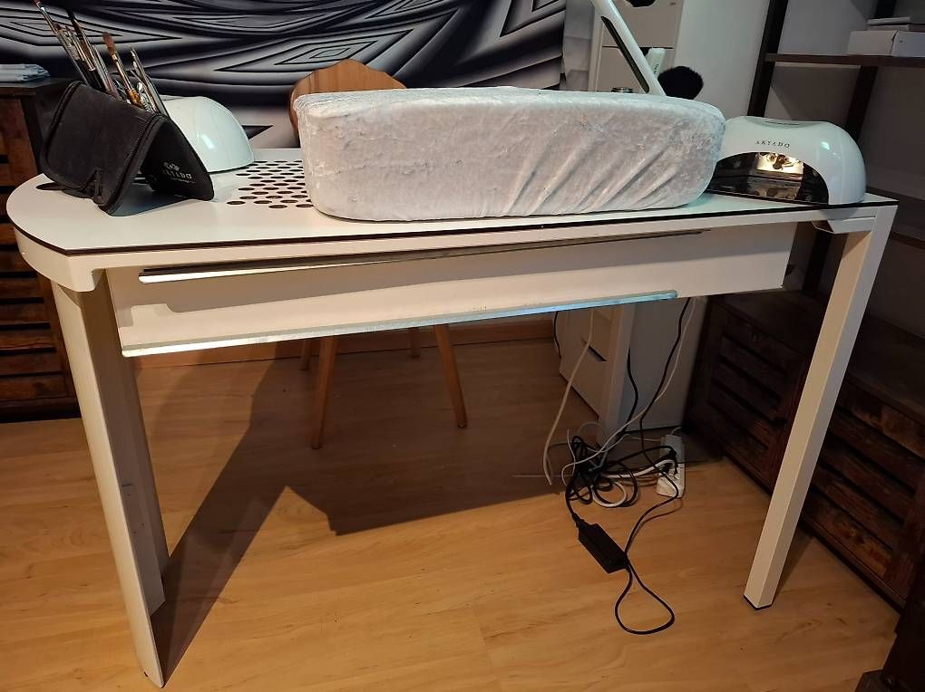 Unghie finte: Jennyswiss Nageltisch – Usato da Seengen venduto da nmo_k27w 1