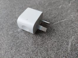 Apple USB Ladegerät mit australischem Stecker