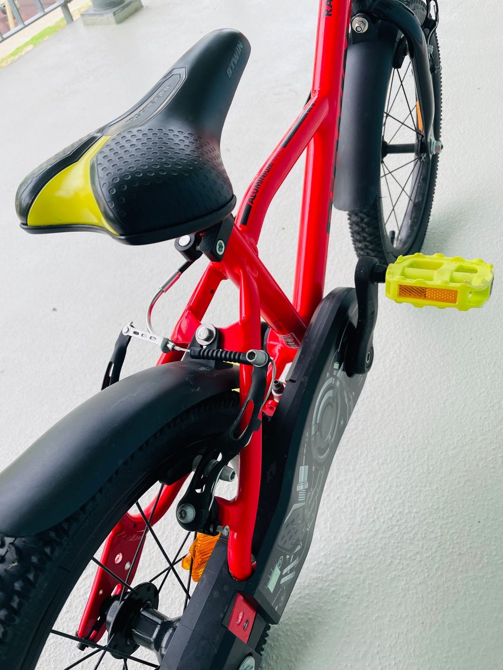 Decathlon Vélos: Kinderfahrrad 16" – D'occasion à Wolfhausen par LeNoSaBe77 2