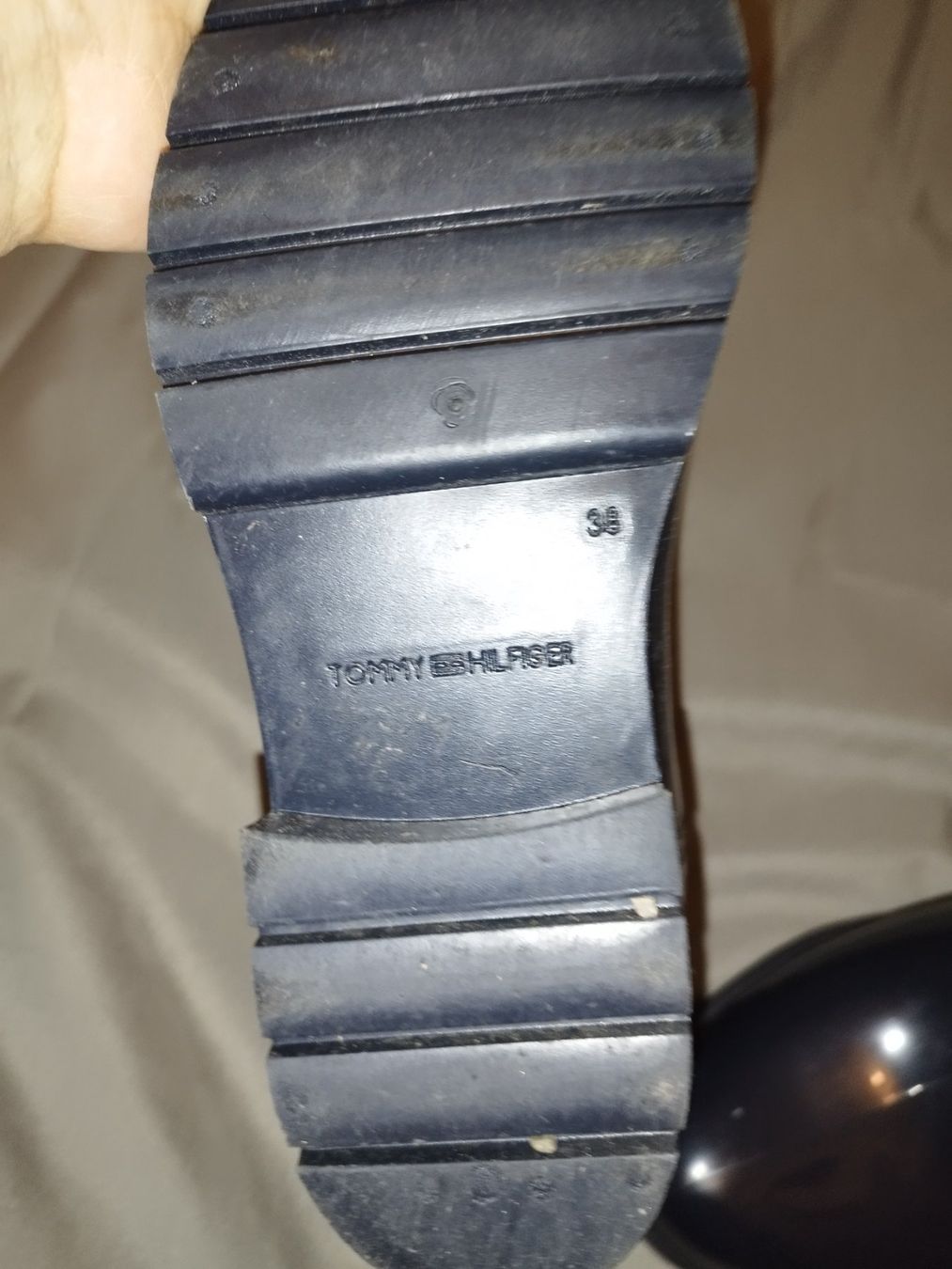 Tommy Hilfiger Damenschuhe: Gummistiefel Tommy Hilfiger 38 – Gebraucht aus Zürich von FaTrancoso 1