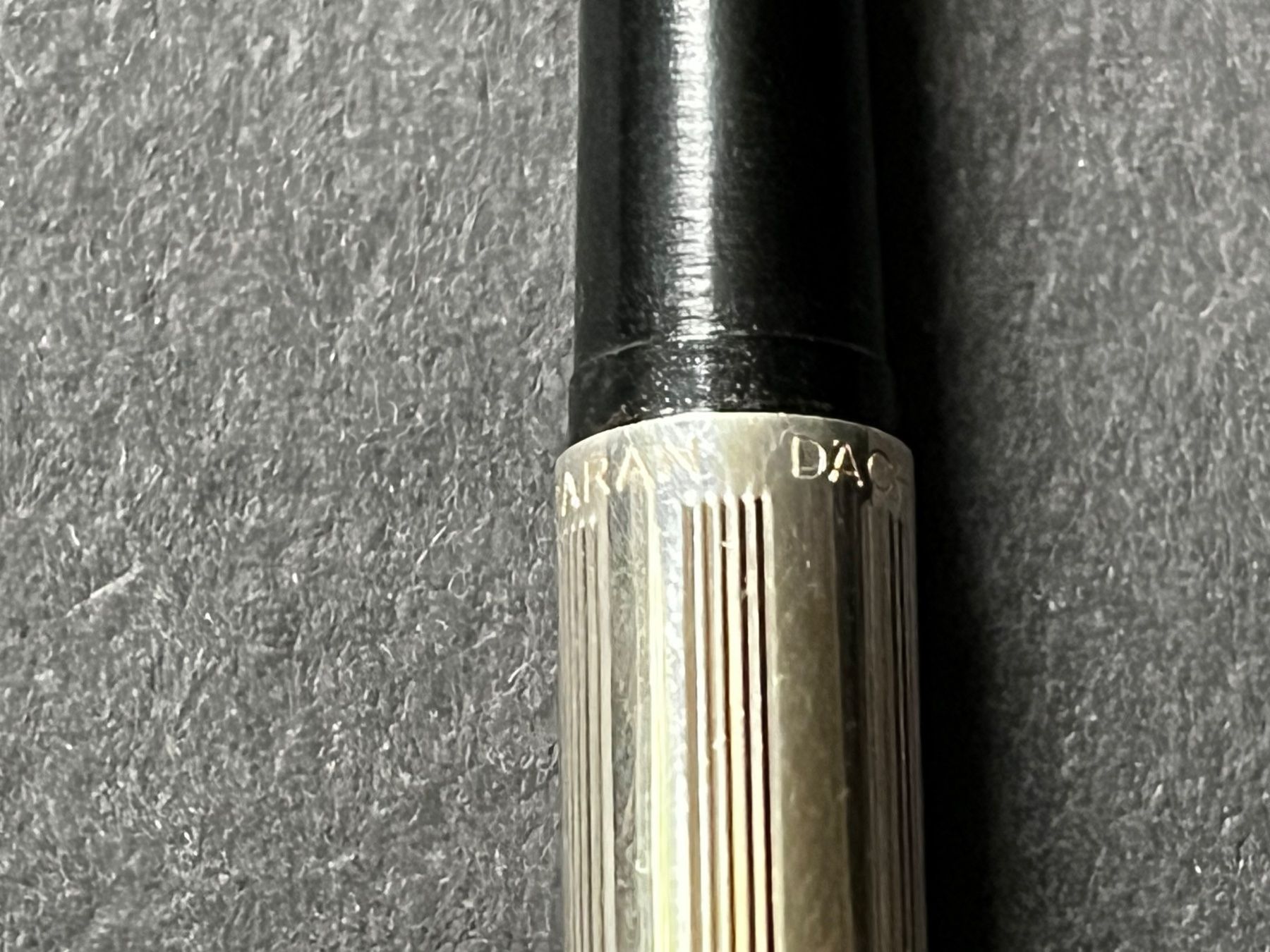 Caran D'Ache Penna & Evidenziatori: Caran d’Ache Tintenroller versilbert - selten – Nuovo e nell'imballaggio originale da Zürich venduto da FV.vintage 5