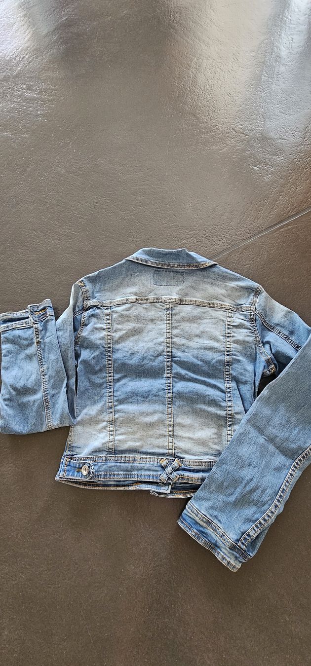 Jacken: Coole Jeansjacke Gr. S – Gebraucht aus Richterswil von furlan 1