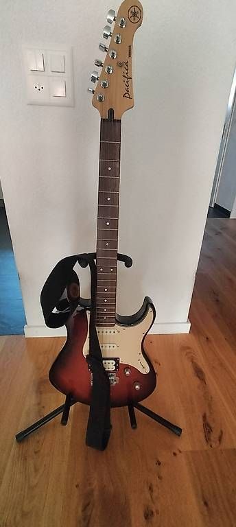 Musikinstrumente: E-Gitarre Yamaha Pacifica  112V – Gebraucht aus Steinach von Tsgweh 2