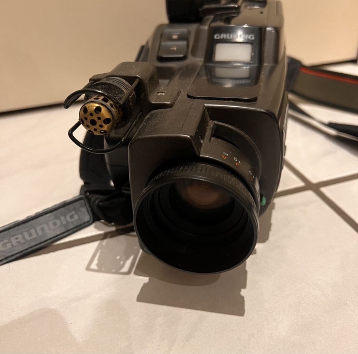 Caméscopes: VHS-C camcorder ab 1.- – Défectueux à Zürich par Program. 3