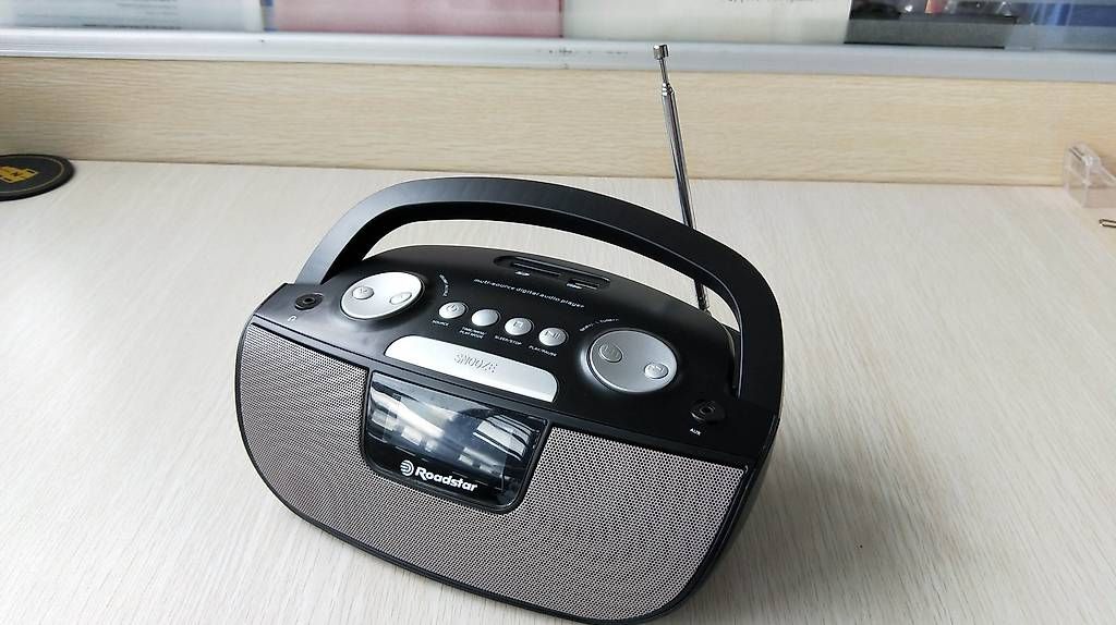 Radios: Radio FM con doppio allarme, USB SD – D'occasion à Sagno par cca_q6yr