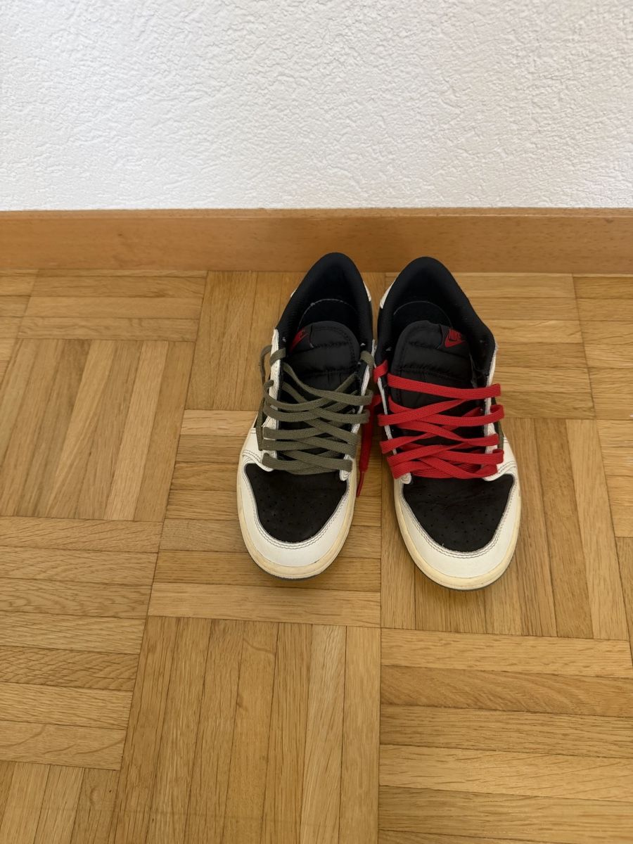 Jordan Chaussures hommes:  Travis Scott Air Jordan  – D'occasion à Domdidier par HA92 1