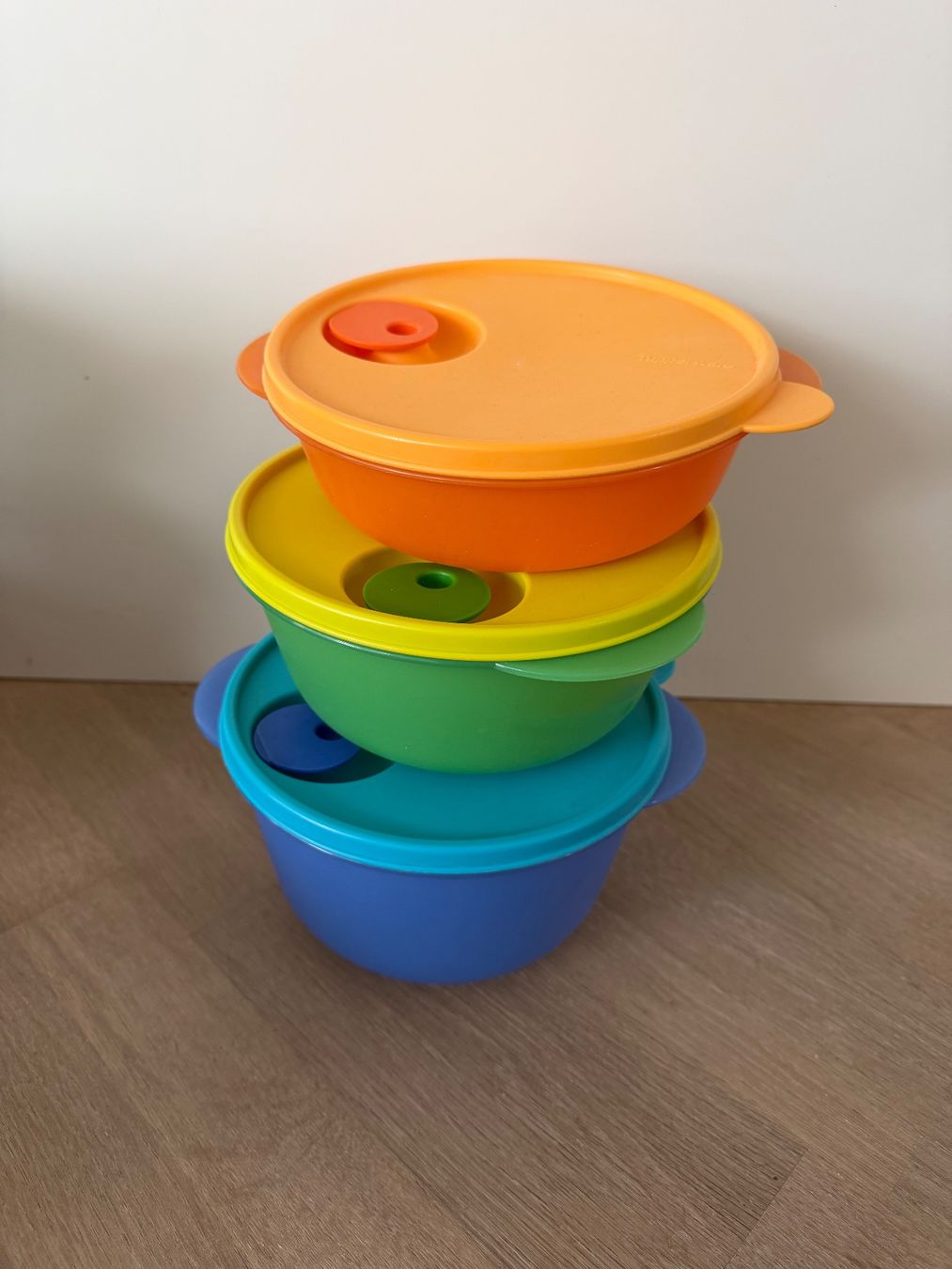 Tupperware Contenitori & Simili: Lot de 9 Tupperware, idéal pour pic-nic – Usato da Hauterive NE venduto da mwueth 3