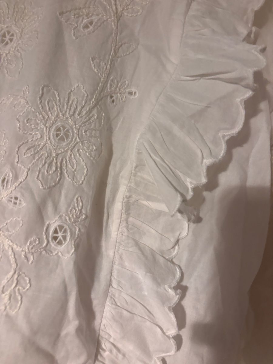 Primark Camicette: Weisse Bluse mit Volant/Lochmuster – Nuovo (secondo la descrizione) da Zürich venduto da user011003240804 3
