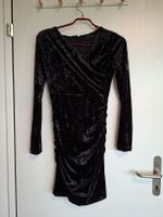 GUESS Samtkleid – Schwarz | Gr. 36