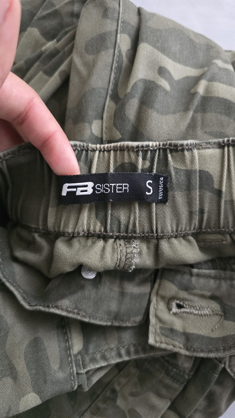 Pantalons: Cargohose Camouflage Muster  – D'occasion à Basel par gin_77cv 2