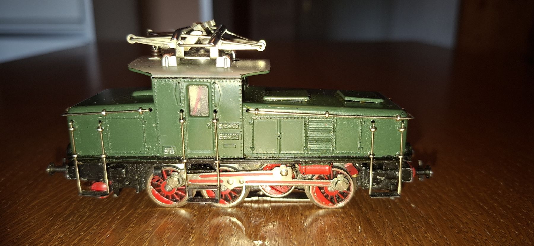 Märklin Modellini di ferrovie: H0 Märklin AC Analog Lok DB E6302. – Difettoso da Pfäffikon ZH venduto da gub_2j76 1
