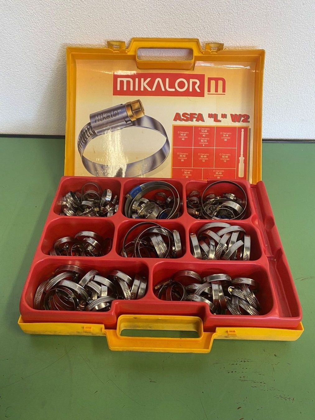 Tous les outils: Colliers de serrage MIKALOR galvanisés – D'occasion à Aarberg par SNMachines