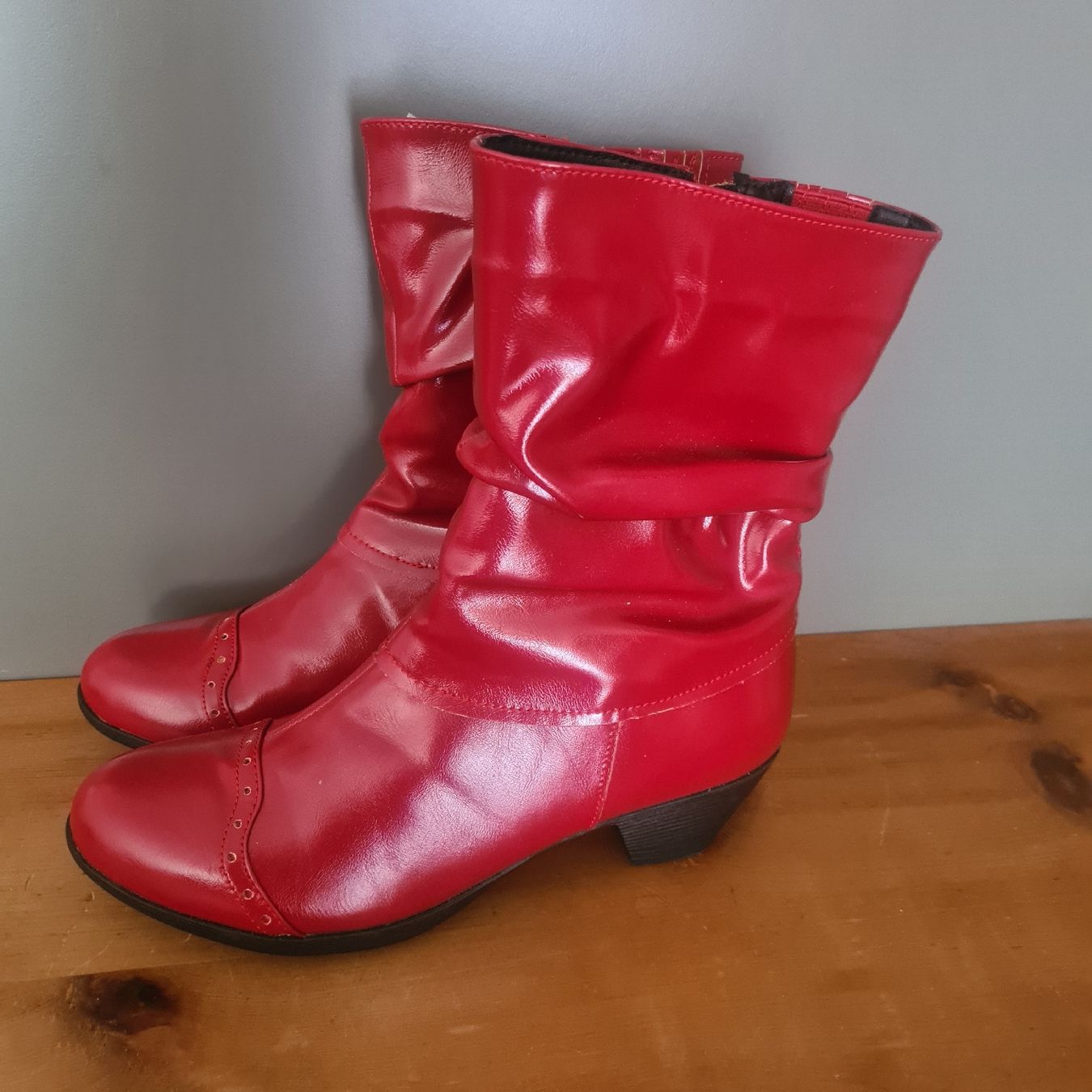 Damenschuhe: Damen Stiefelette Gr. 40 Rot – Gebraucht aus Steinen von turbogeiss99 5