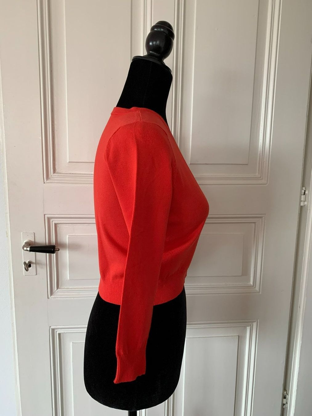 Max Mara Giacche: MAXMARA: Edles rotes Jäcklein mit Glitzerstein-Verschluss, S – Nuovo (secondo la descrizione) da Luzern venduto da paulablue 3