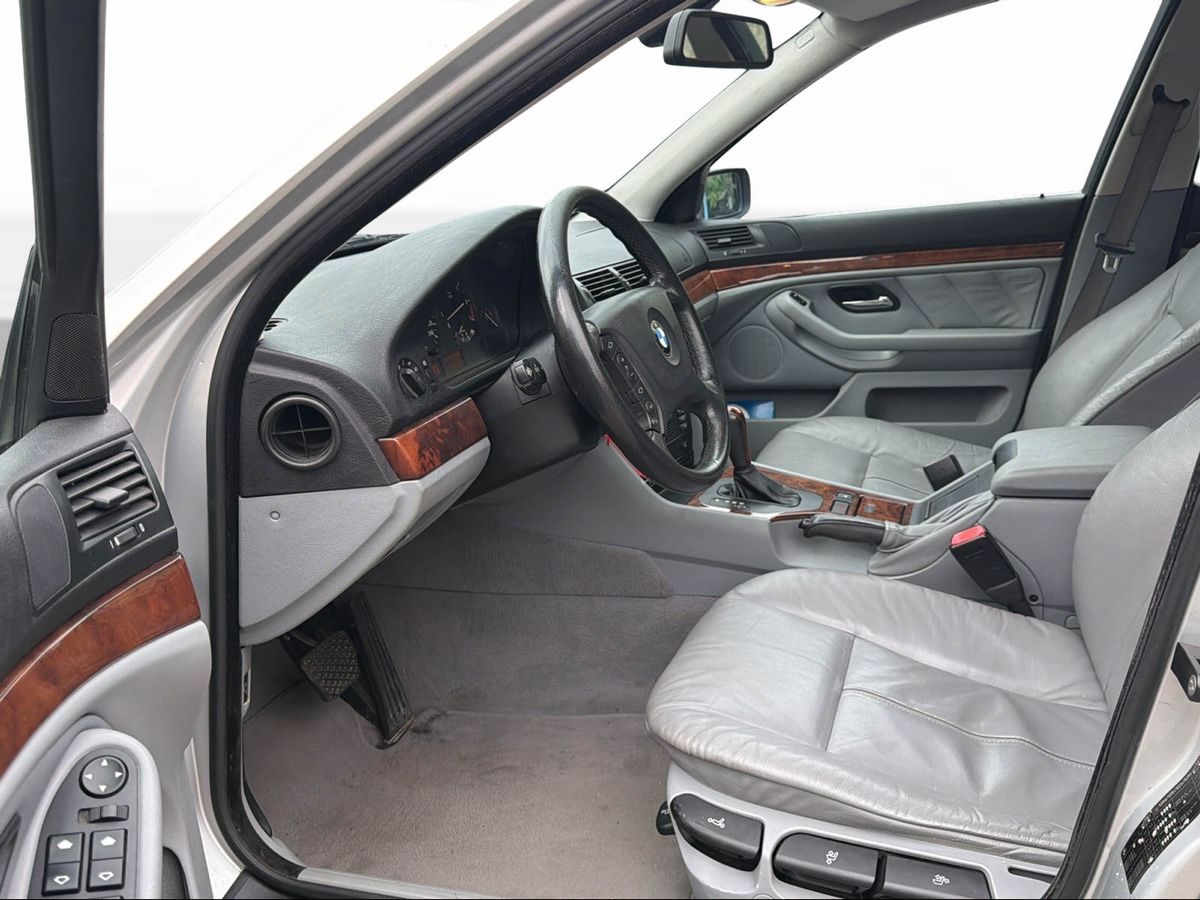 BMW Automobili: Bmw 520i e39 Facelift ab 1.-Fr – Usato da Möhlin venduto da Monaco1907 6