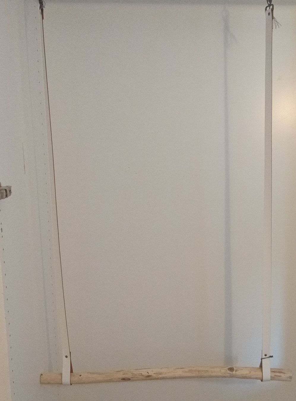 Garderobe: Kindergarderobe KinderKleiderstange – Gebraucht aus Galgenen von Suemmeli