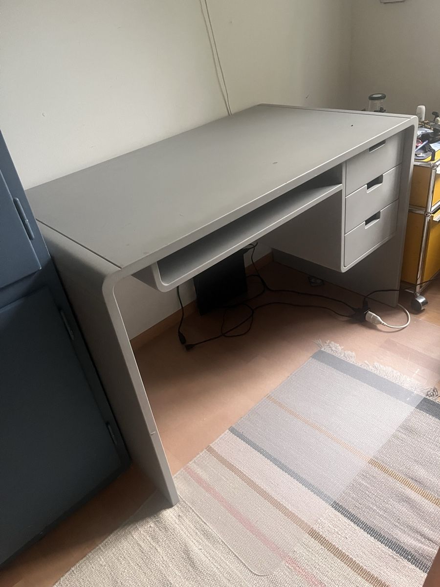 Schreibtische: Schreibtisch von laurette – Gebraucht aus Zürich von spruso3 3