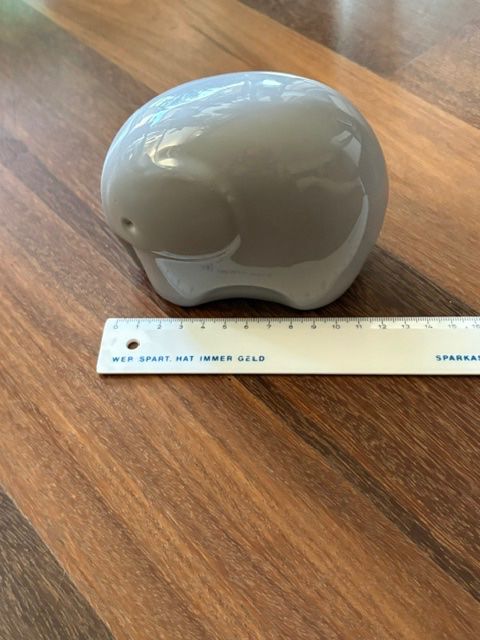 Figurines: Elefant grau – D'occasion à Pfäffikon ZH par GZHDZV