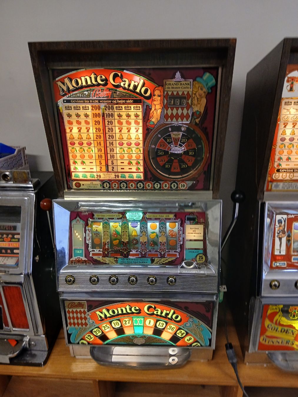Spielautomaten: machine à  sous – Gebraucht aus Poliez le Grand von DedeSan1968 1