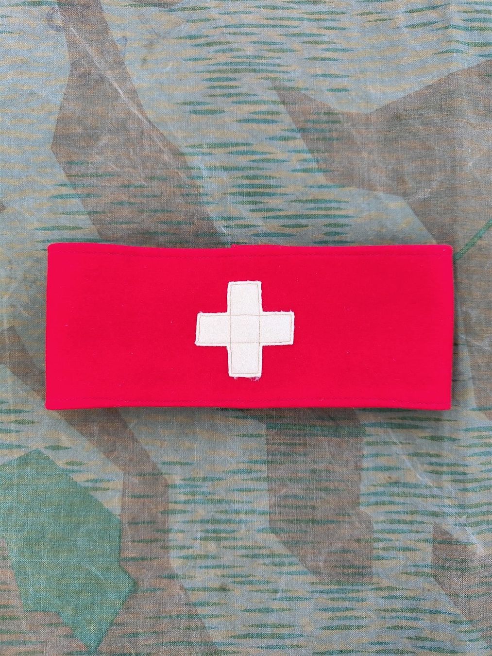 Schweizer Armee Uniformi: Eidgenössische Armbinde Ord. 1840, V3 – Usato da Bauma venduto da SwissMilitaria