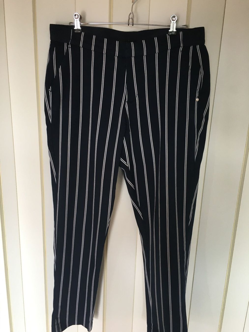 Hosen: Hose blau/weiss gestreift, Gr.44 – Gebraucht aus Arni AG von Mimo007