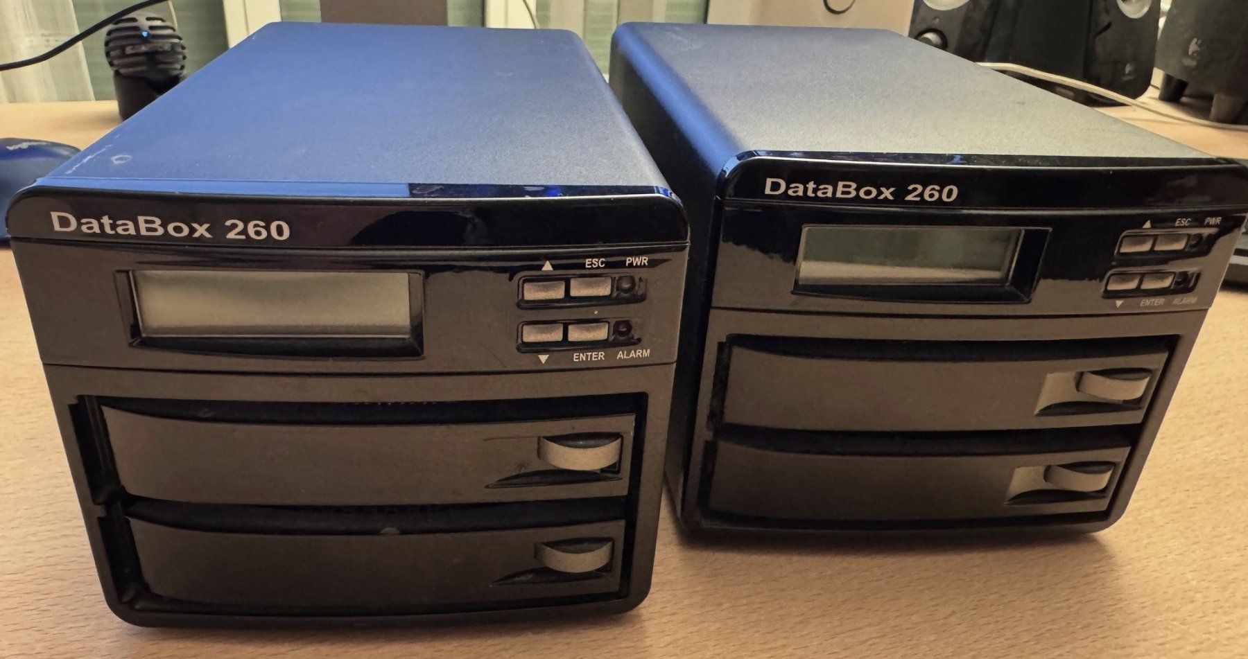 Harddisks: 2 Stk. Data Box 260 ink. 4 x 2 TB HDD – Gebraucht aus Kiesen von Bestseller