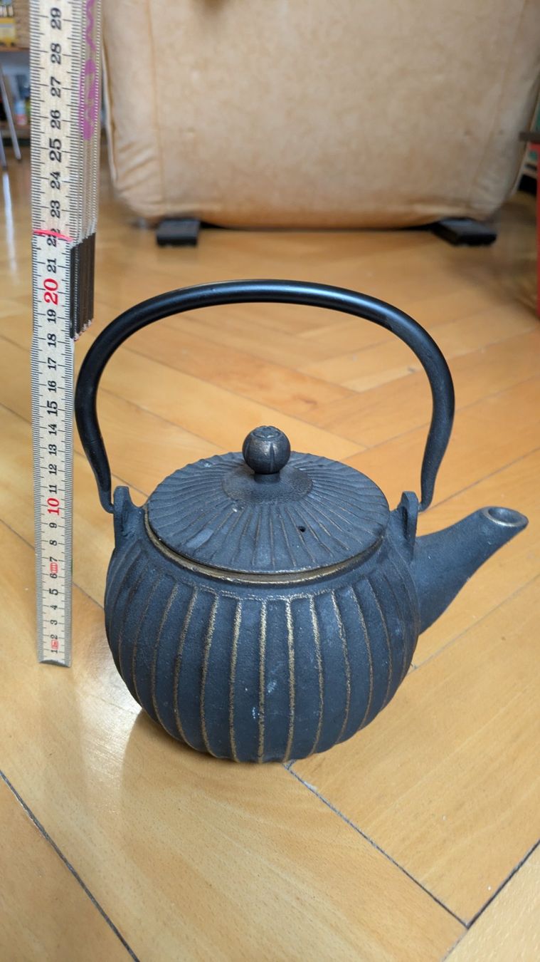 Geschirrsets: Tee Set aus Gusseisen – Gebraucht aus St.Gallen von Stuempeli 3