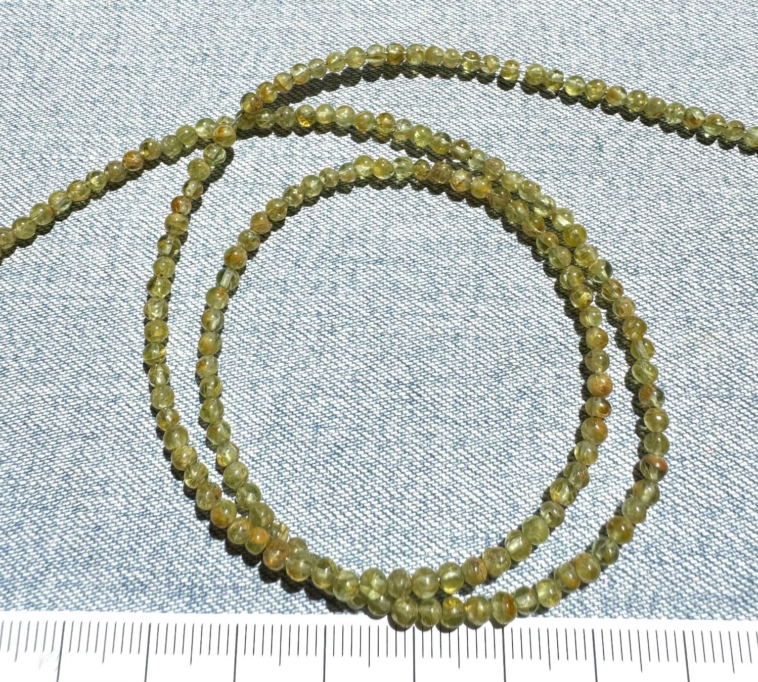 Ketten: Peridot. Olivin        extra  runde  feine Form   3mm  44cm – Neu und originalverpackt aus Leuggern von gemshow 7