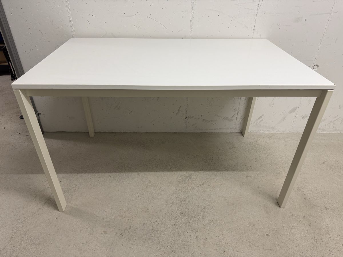 Ikea Tables: Gratis IKEA Esstisch Tisch weiss – D'occasion à Riehen par hor_j5fg