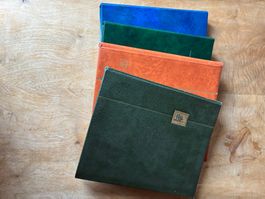 Briefmarkenbücher leer, 2 Ganzsachen und 2 für Viererblöcke