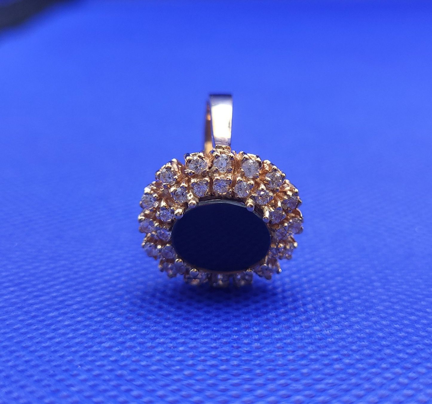 Anelli: 585 Rose Gold Ring Mit Onyx und Steine – Usato da Wald ZH venduto da Aniade