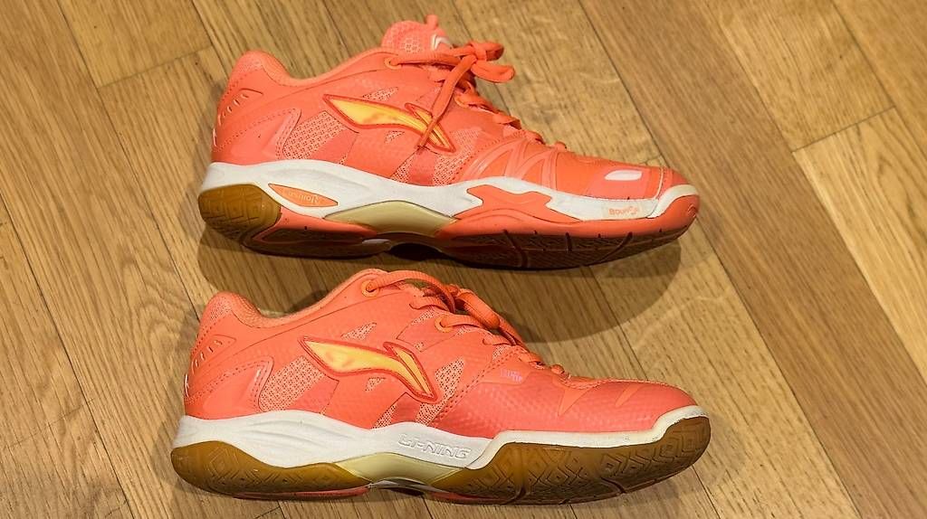 Scarpe da donna: Li-Ning Badmintonschuh Grösse 39 – Usato da Matten b. Interl venduto da atc_p2hb 1