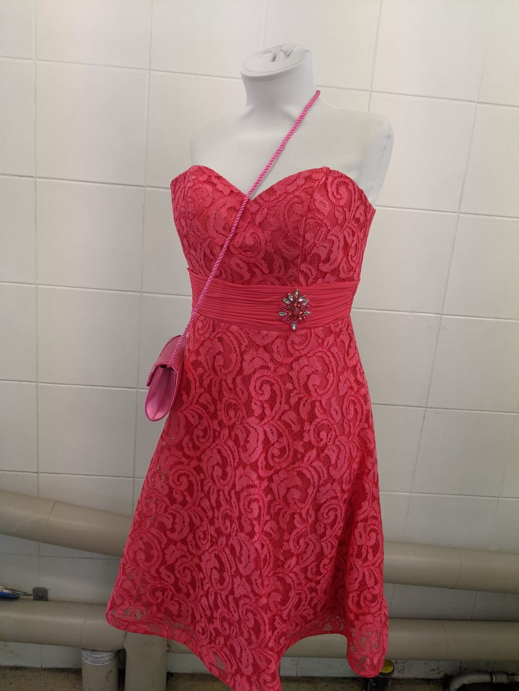 Vestiti: Traumkleid! GR 34 – Nuovo e nell'imballaggio originale da Langnau am Albis venduto da Judithsebi 1