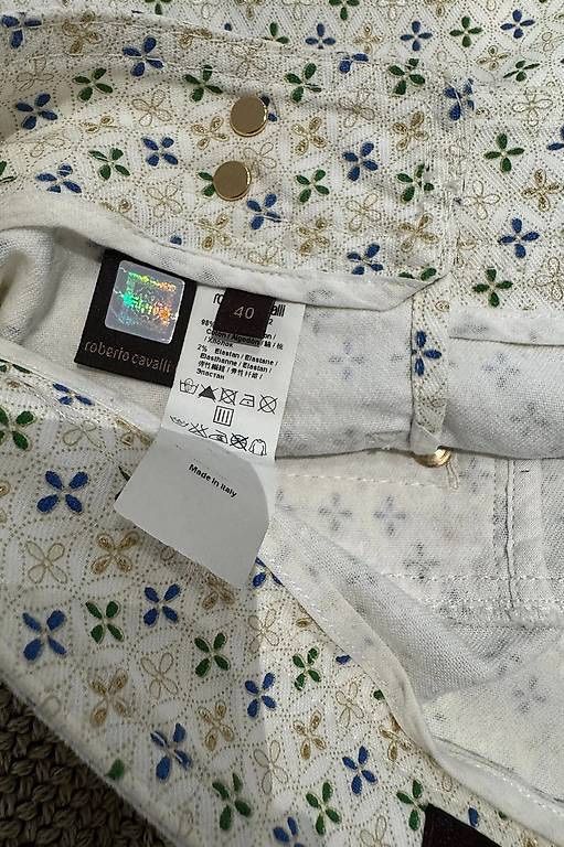 Roberto Cavalli Pantaloni: ROBERTO CAVALLI SHORTS – Nuovo (secondo la descrizione) da Schwyz venduto da bofb 6