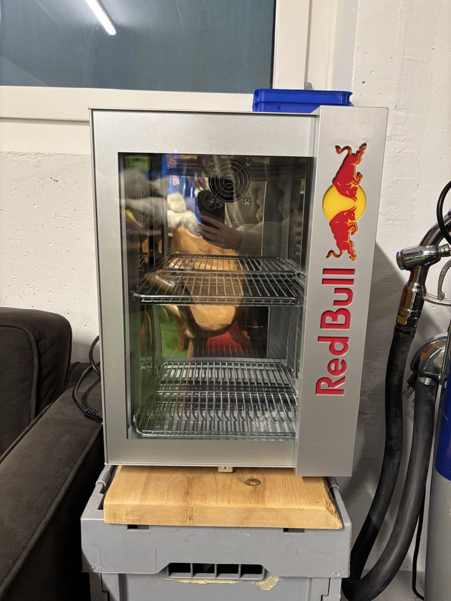 Verwunderlich Minibar Khlschrank Red Bull Ebenbild