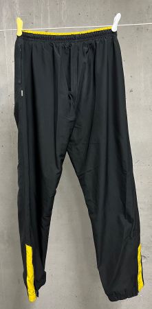 Schwarze Switcher Trainerhose, Grösse L, neuwertig!