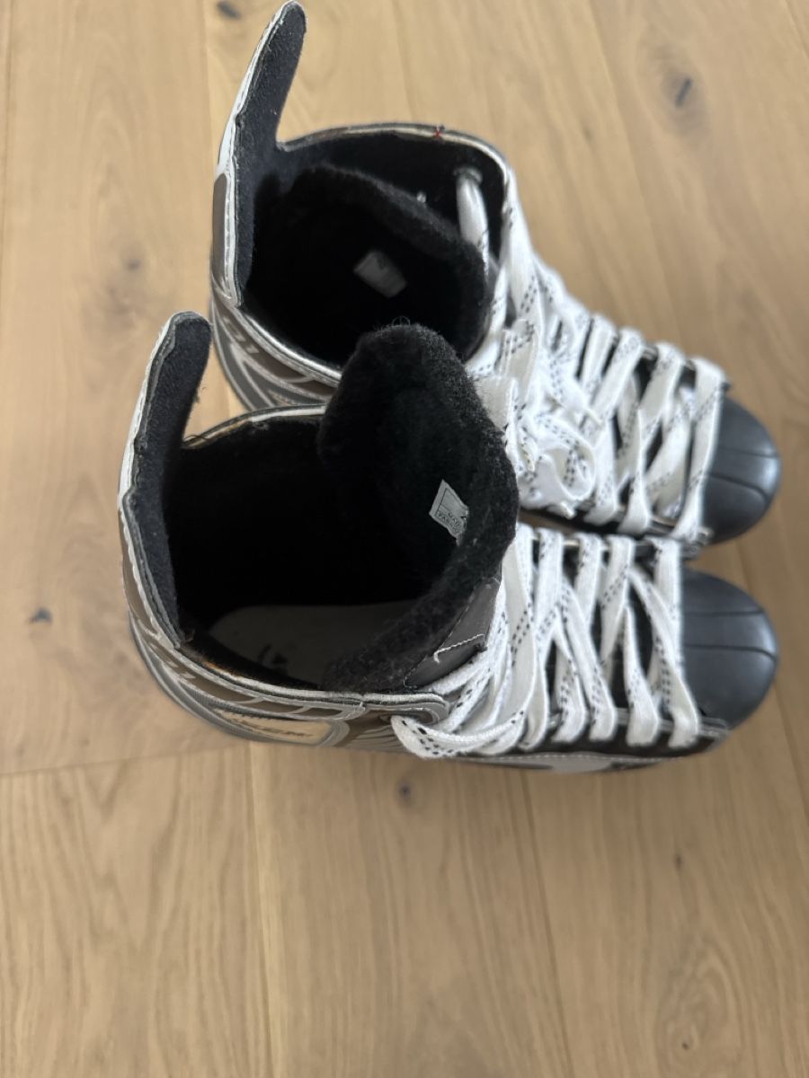 Ccm Pattini da ghiaccio: CCM Hockey Schlittschuhe Grösse 40 – Usato da Bern venduto da U2000 2
