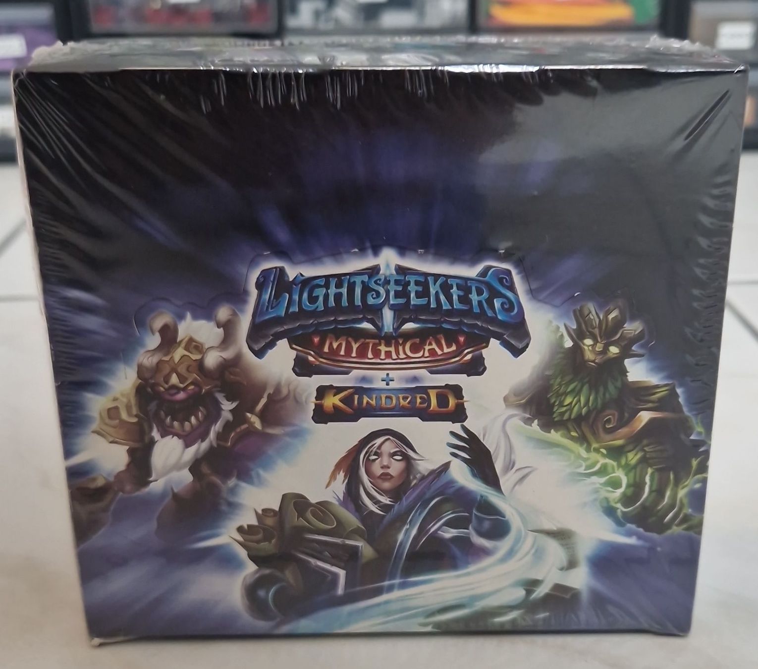 Carte collezionabili: Lightseekers Mythical Kindred Booster Display - Neu & OVP – Nuovo e nell'imballaggio originale da Villars-sur-Glâne venduto da jea_mq7g