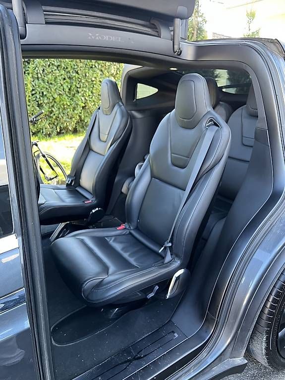 Tesla Automobili: Tesla Model X 90D  6-Plätzer, 8-fach bereift – Usato da Fislisbach venduto da SLCL21 2