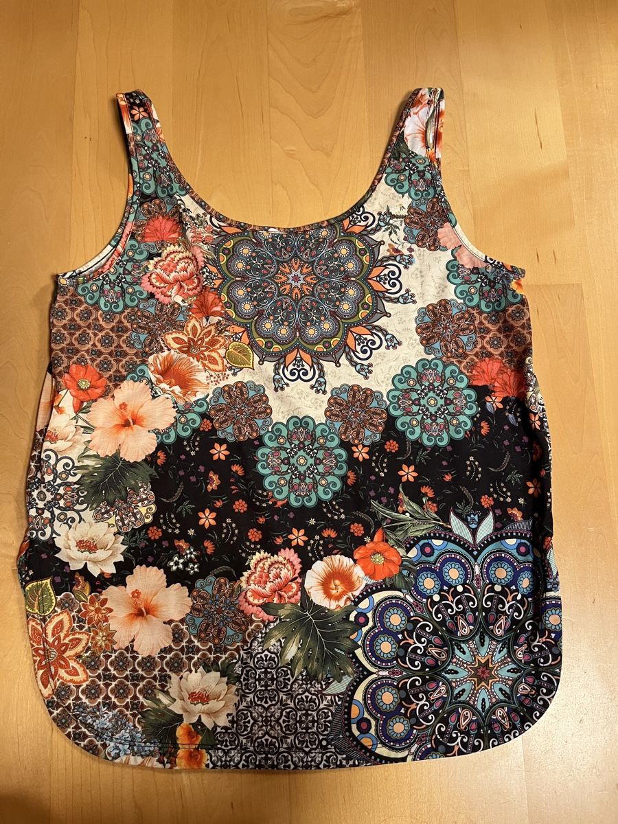 Adidas Top: Adidas Top Gr. 38 bunt gemustert – Nuovo (secondo la descrizione) da Betschwanden venduto da _janinee_ 2