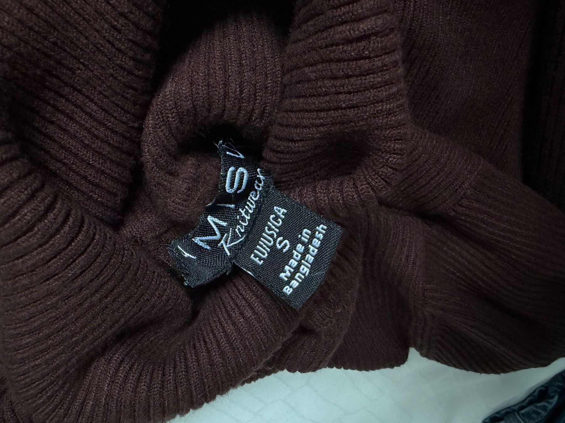 Pulls & Sweat-shirts: Brauner Rollkragenpullover, Grösse S – D'occasion à Sargans par lil_s2h8 1