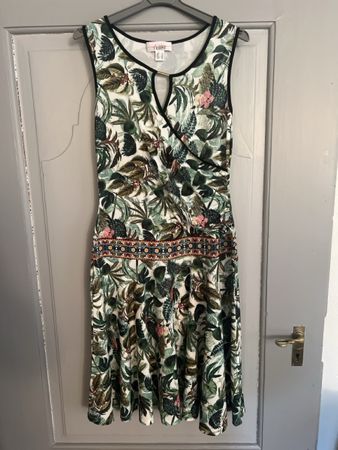 1 robe Tesini taille 36 vert selon photos