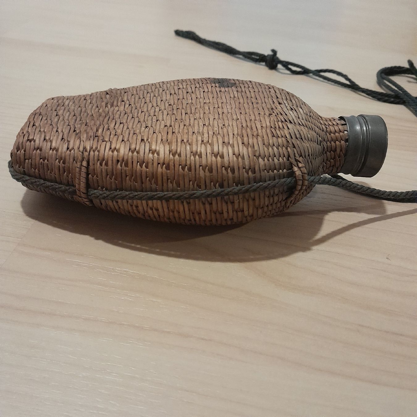 Attrezzatura & Pezzi di ricambio: Antike Feldflasche, Korbgeflecht, Glas – Usato da Knutwil venduto da Kompex 2
