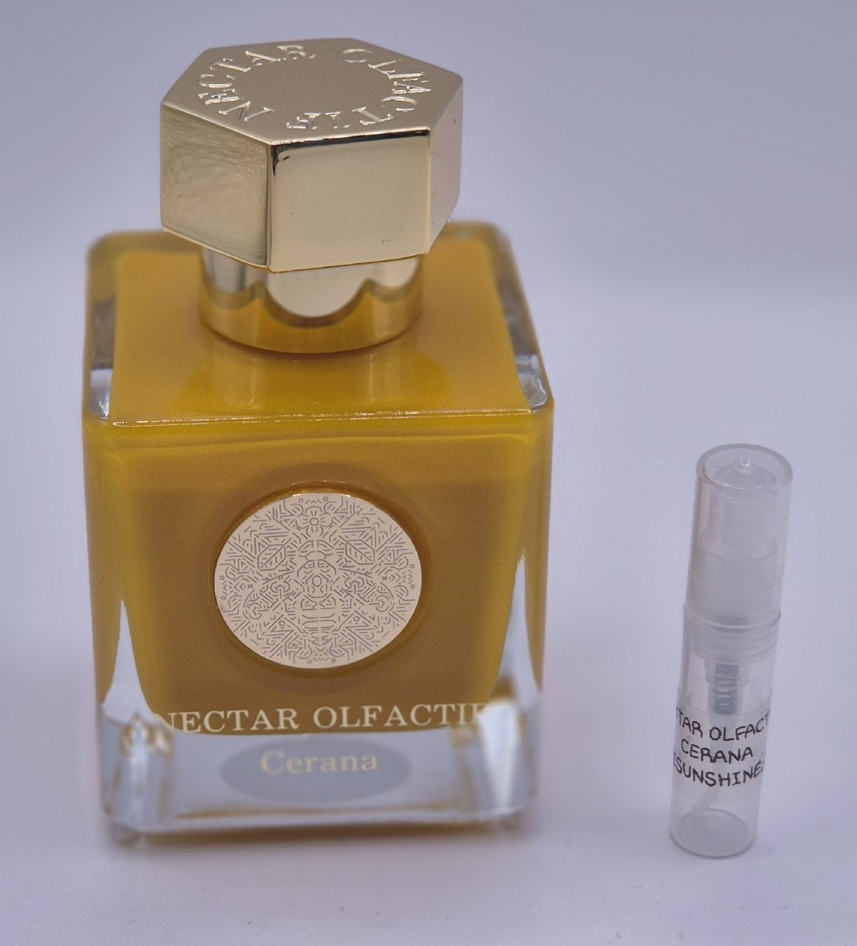 Nectar Olfactif Profumi & Eau de Toilette: 2 ml CERANA NECTAR OLFACTIF EXTRAIT ABFÜLLUNG – Nuovo (secondo la descrizione) da St. Gallen venduto da CaliSunshine