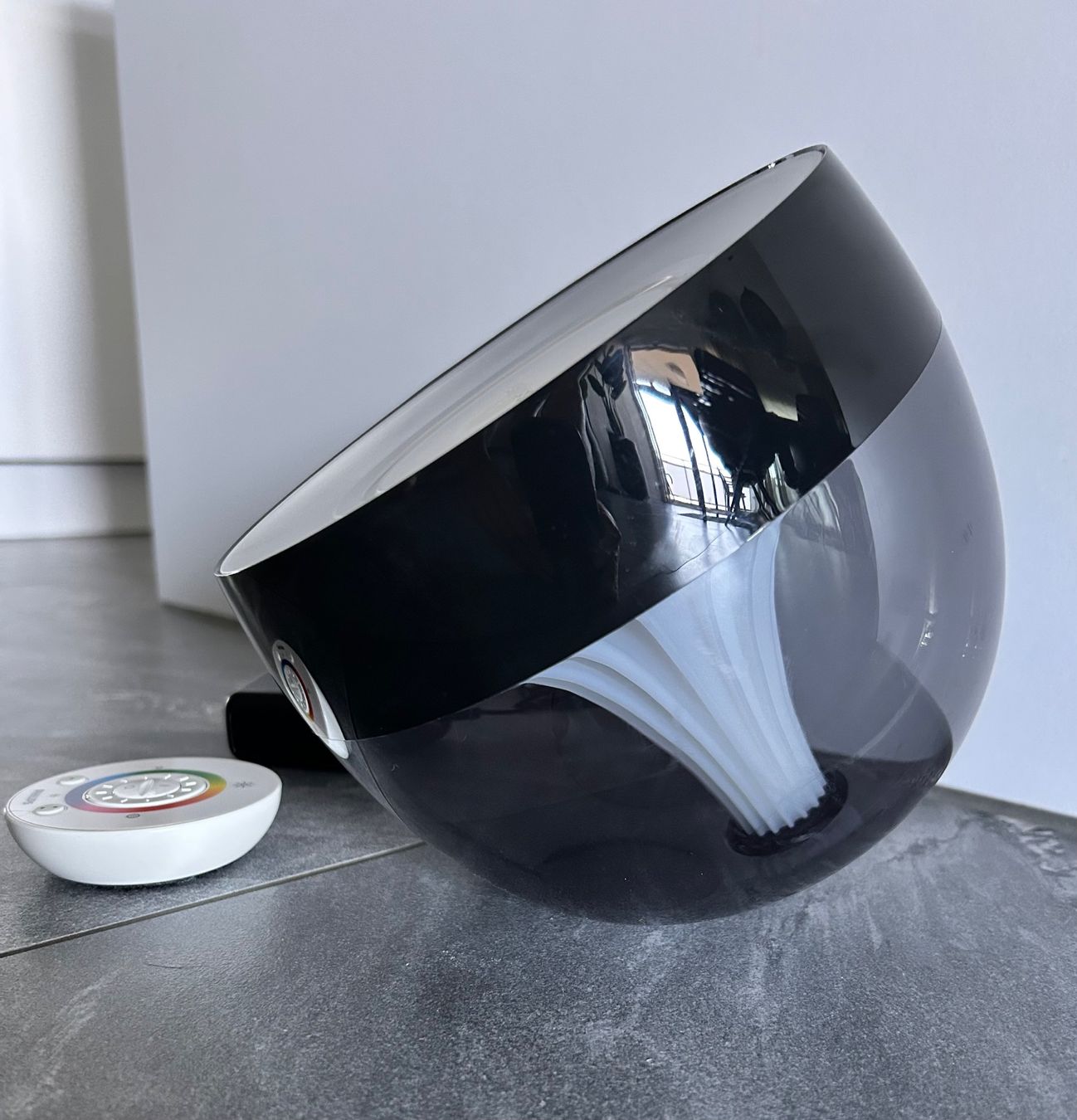 Philips Lampen: Philips Hue IRIS Tischleuchte - schwarz - Top neuwertig – Gebraucht aus Schongau von Designart 4