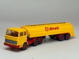 GB1- Wiking Mercedes 2223 Tanksattelzug Shell
