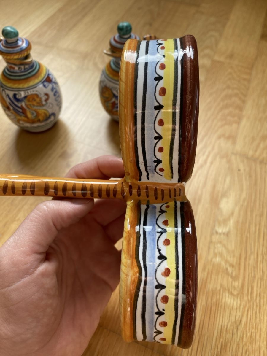 Set di piatti: Handbemalte Öl- und Essigbehälter / Menage / Set – Usato da Burgdorf venduto da allesolivia 4